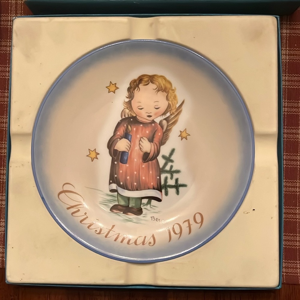 Schmid starlight angel by sister Berta Hummel, Christmas, 1979